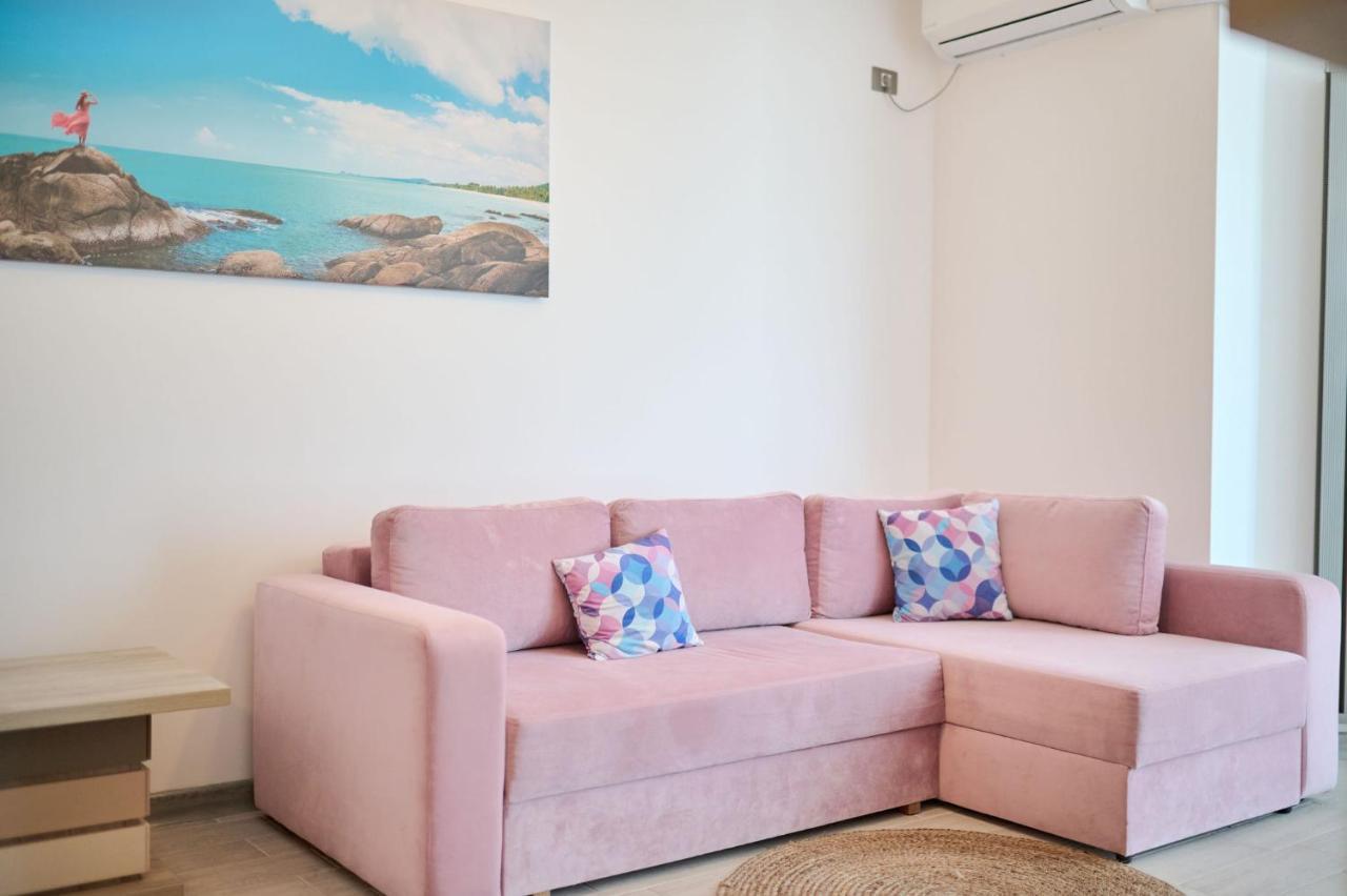 Beachfront 1BR apartment Alezzi Resort Spa n Pools Mamaia Exterior foto