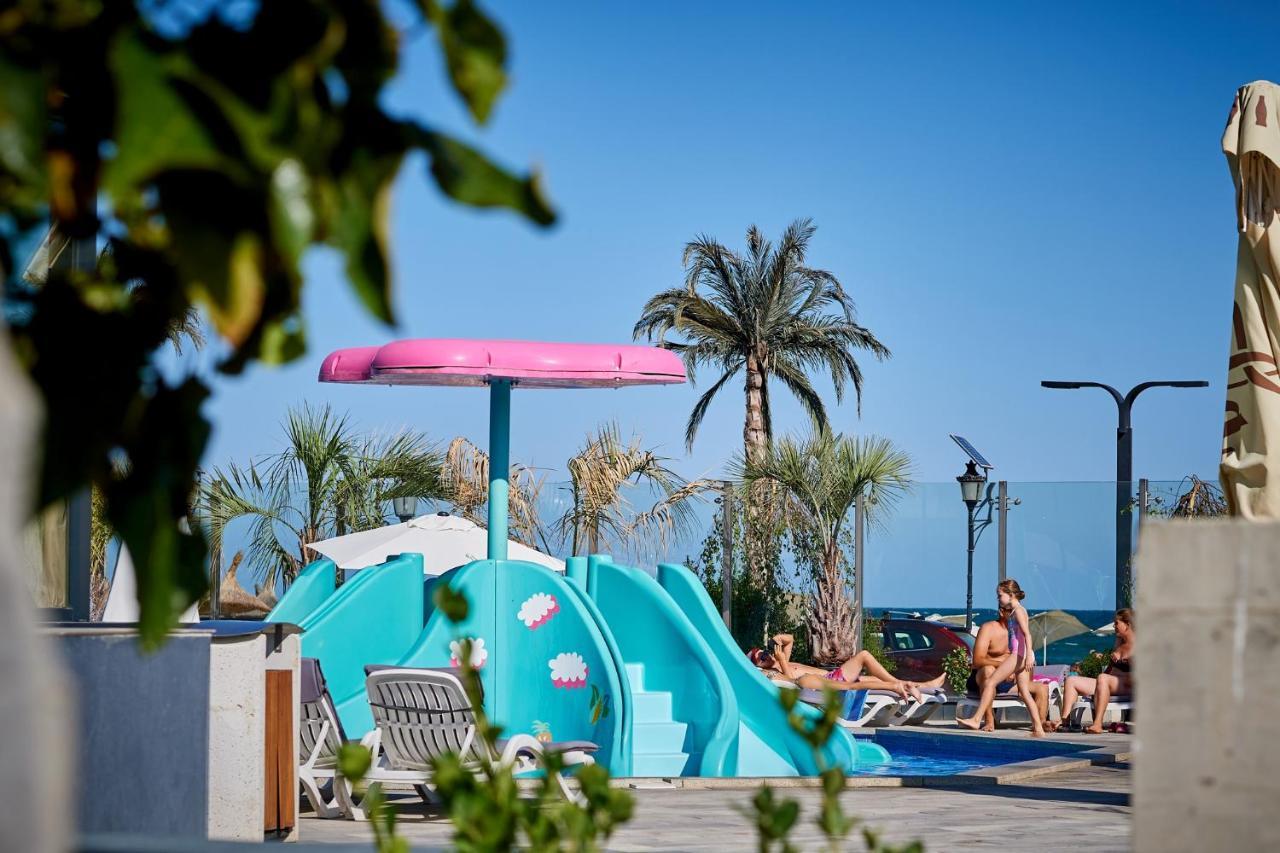 Beachfront 1BR apartment Alezzi Resort Spa n Pools Mamaia Exterior foto