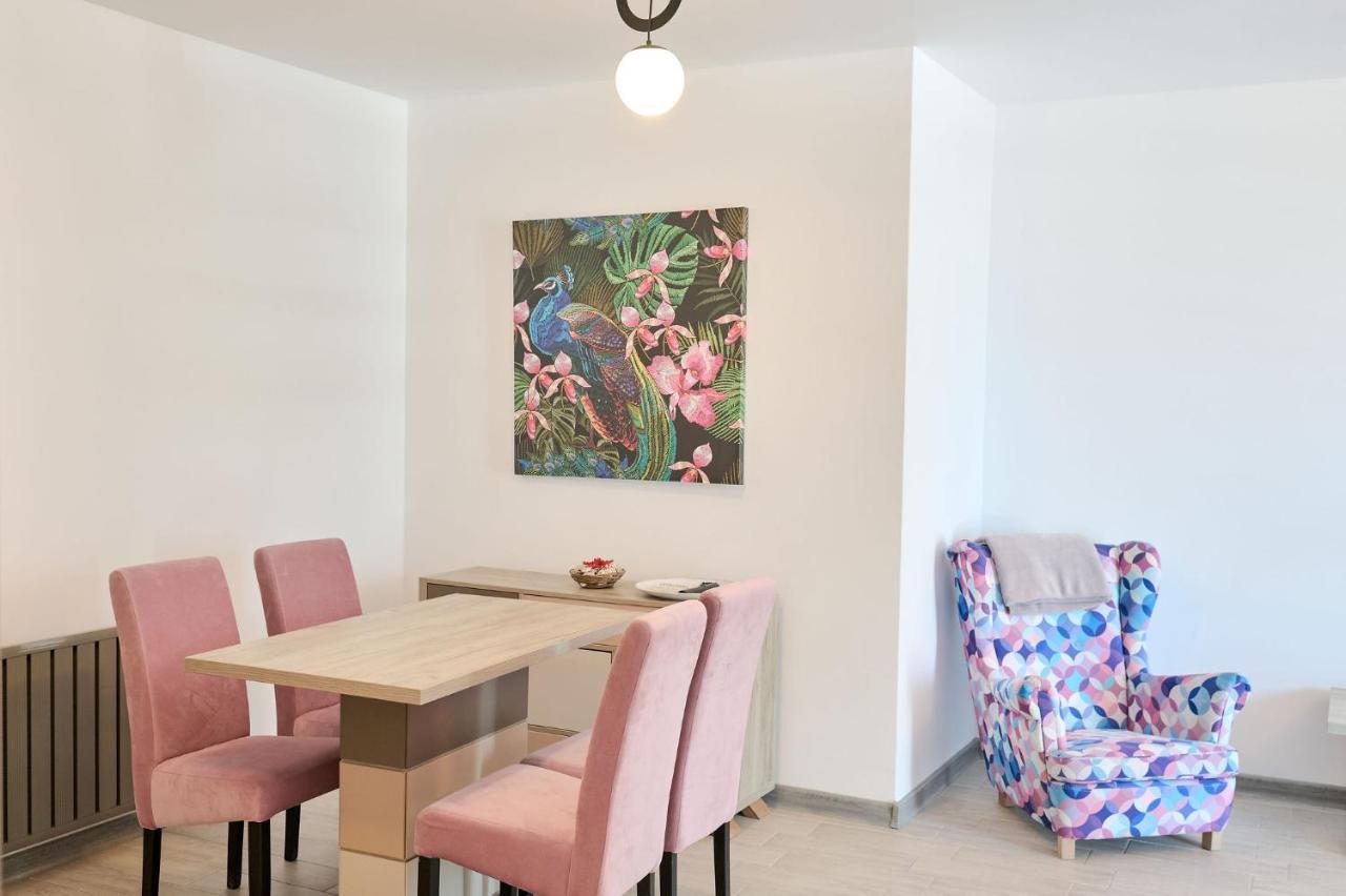 Beachfront 1BR apartment Alezzi Resort Spa n Pools Mamaia Exterior foto