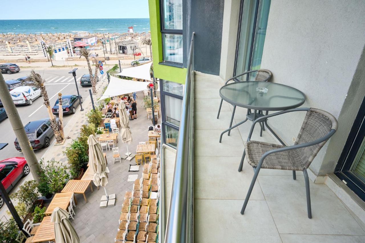 Beachfront 1BR apartment Alezzi Resort Spa n Pools Mamaia Exterior foto